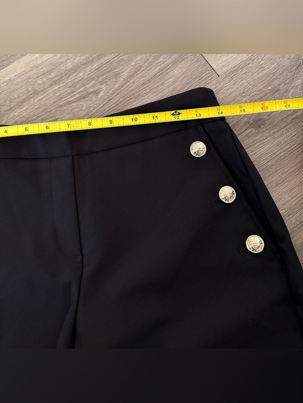 Rachel Zoe Black High Waisted Sailor Shorts Gold Crest Button Pockets Size 4 - Picture 4 of 5